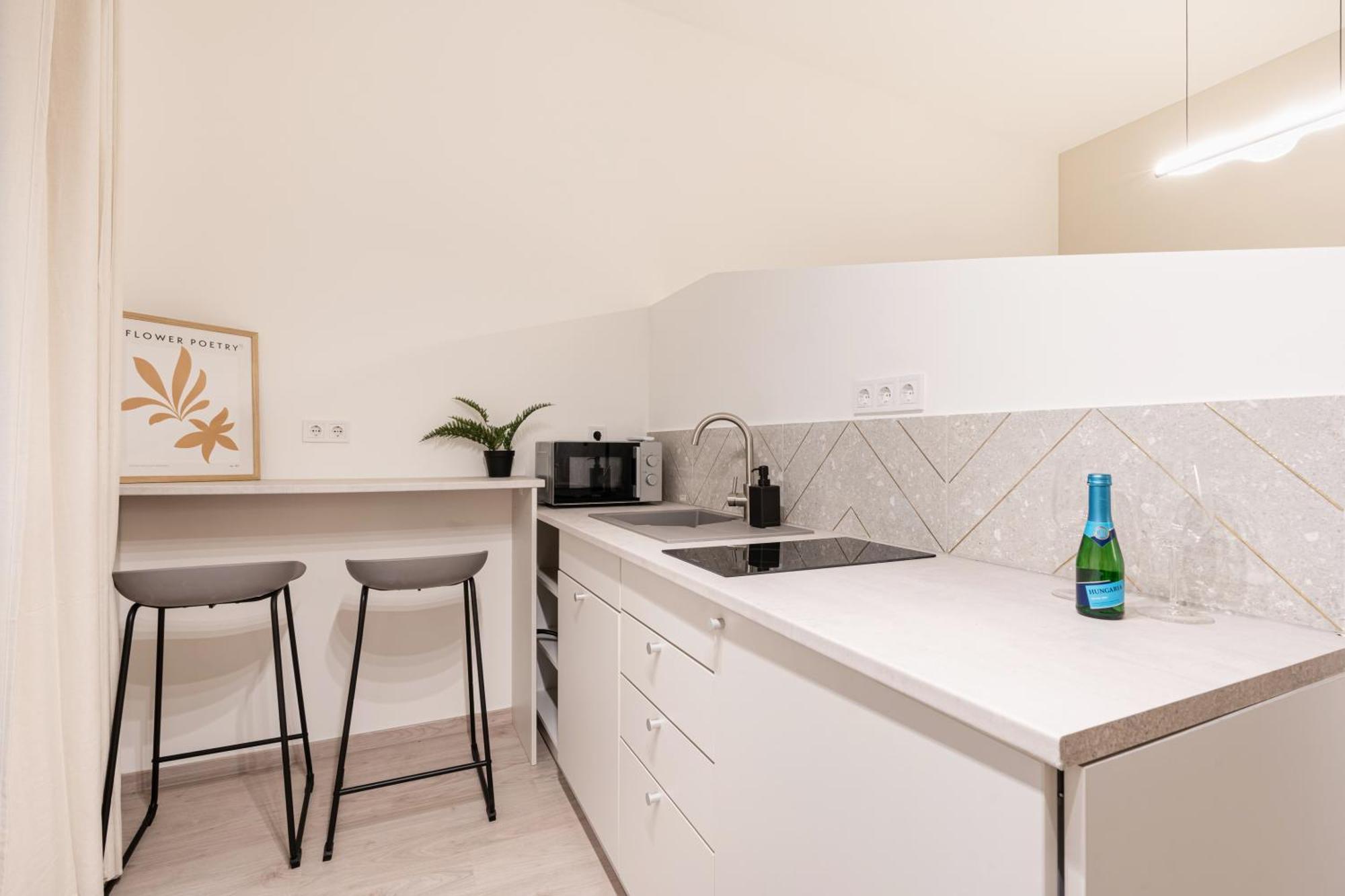 Kl31 - Urban Escape - Prime Location - Klauzal Square By Bqa Apartment Budapest Exterior photo